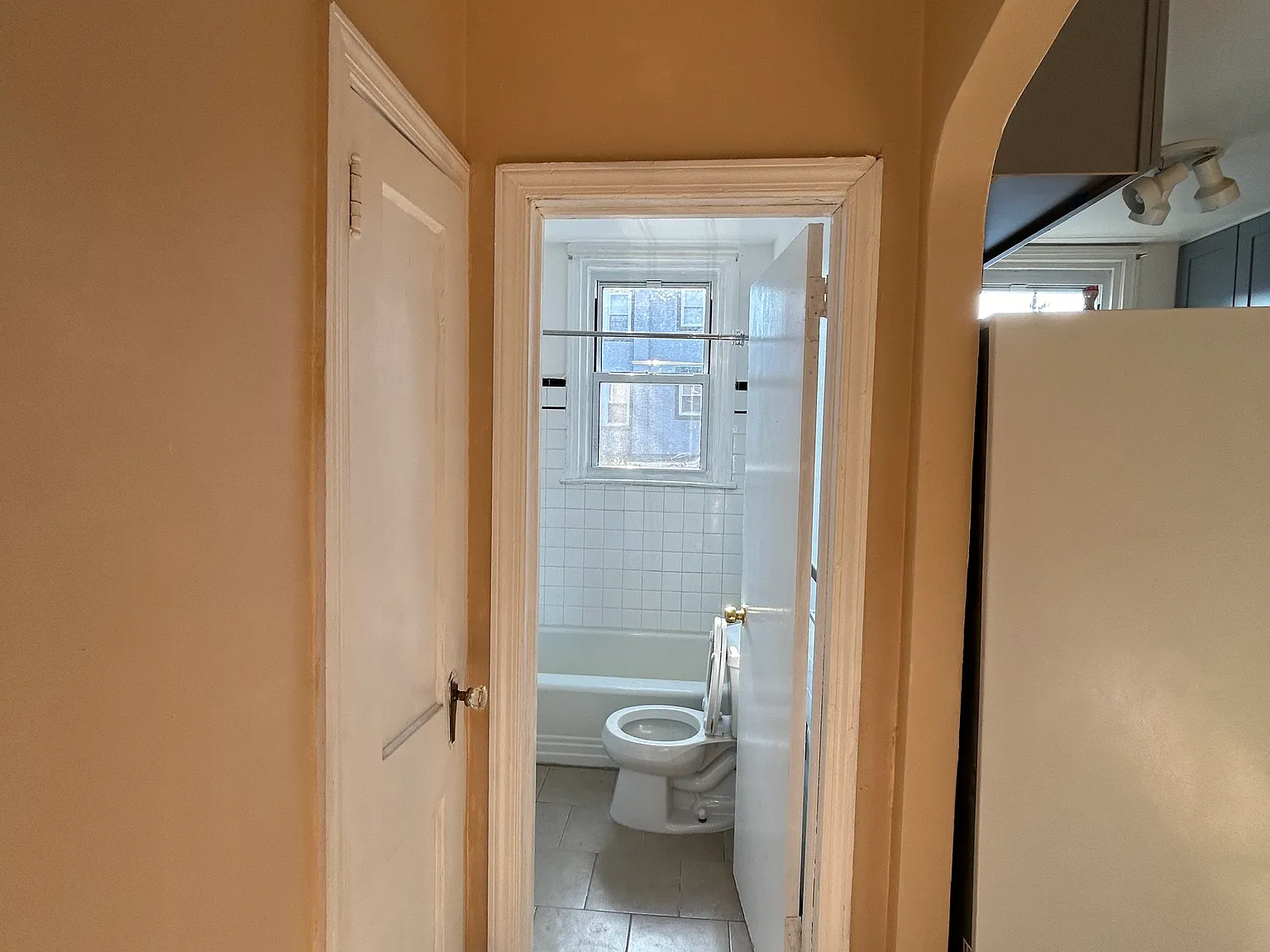 2 bed, 900 sqft, $1,200 — Photo 3