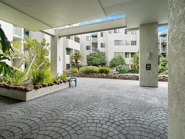 320 Peninsula Ave #316 — Photo 26