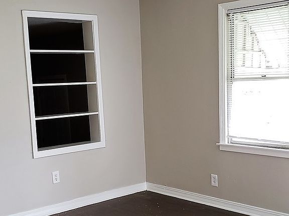 3rd image of 2628 Supreme Ave