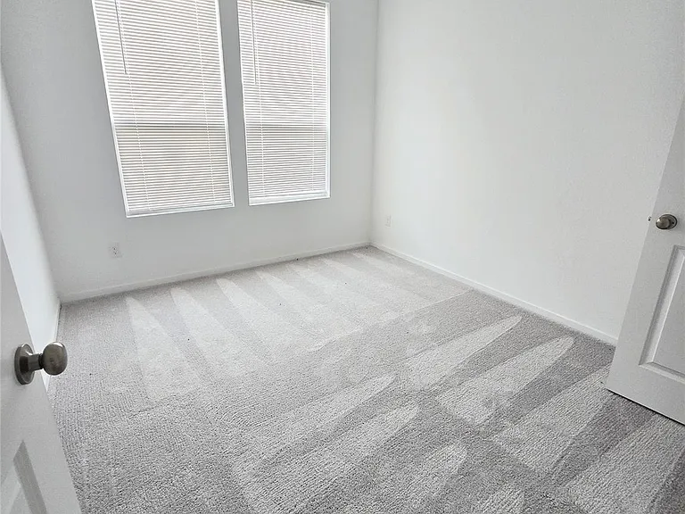 6319 Seafoam Lake Dr — Photo 11