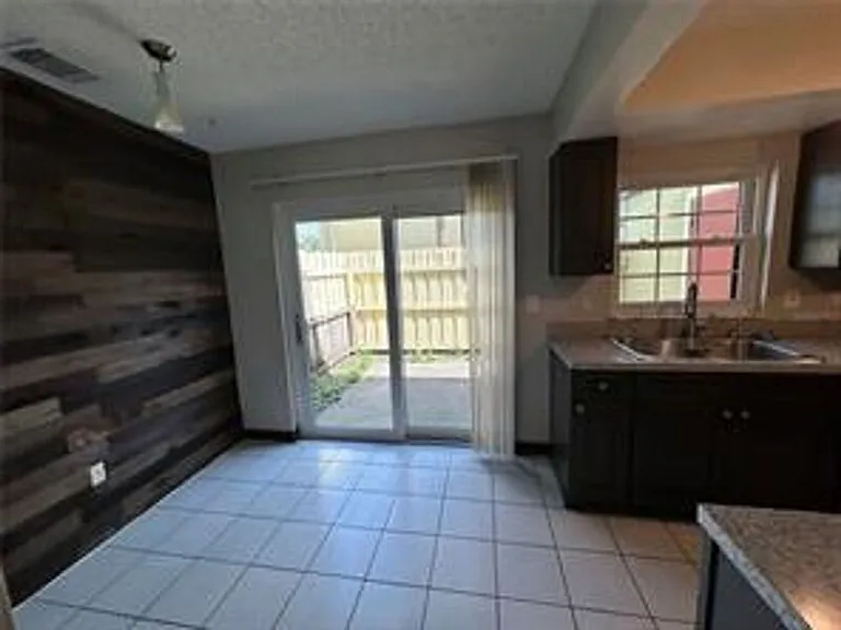 3282 Oak Lake Pl — Photo 8