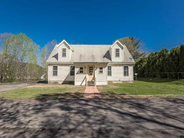 28 Poole Ave, Gloversville, NY 12078