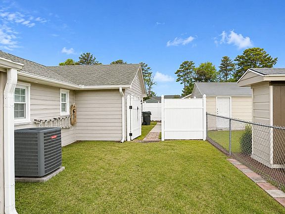 2nd image of 349 Robin Hood Cir