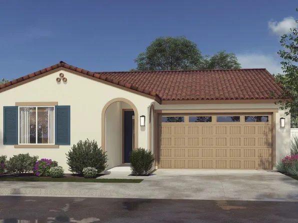 1688 Bloom Ave, Clovis, CA 93619