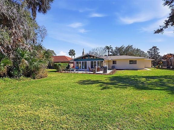 3rd image of 727 Green Rd