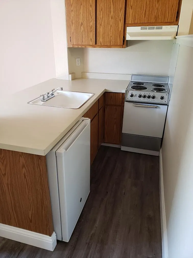 Studio, 375 sqft, $1,150 — Photo 3