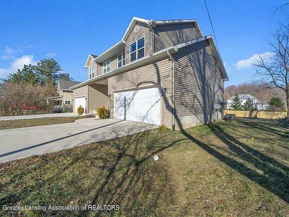3rd image of 1820 Coolidge Rd #1