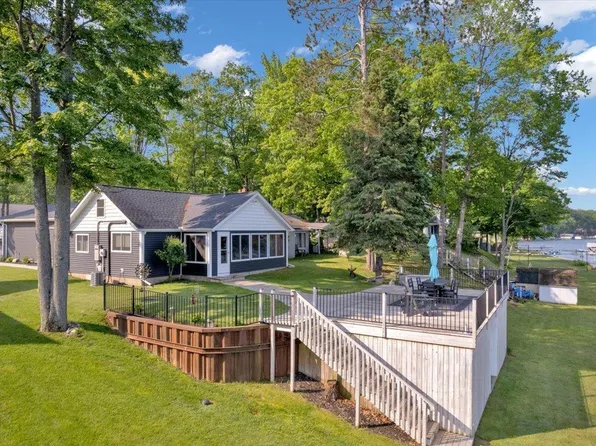 4823 Lakeside Blvd, Hale, MI 48739