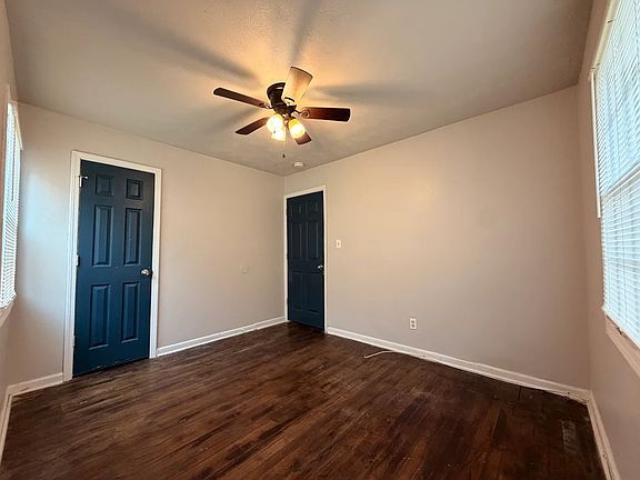 3rd image of 1642 Mary George Ave NW