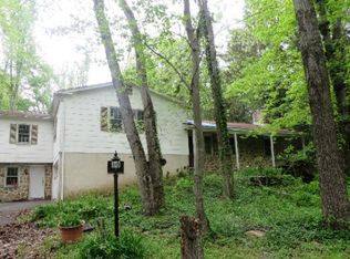 3240 Masons Mill Rd, Huntingdon Valley, PA 19006