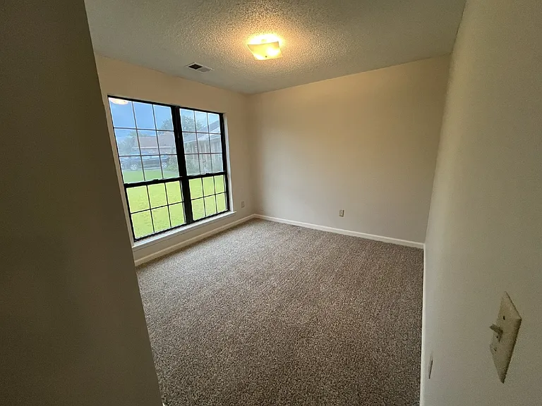 1315 Crossgate Ct — Photo 9