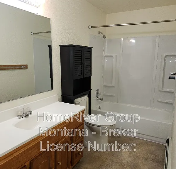 724 Strand Ave #A — Photo 9