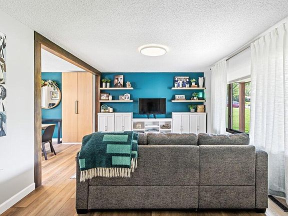 4th image of 334 Schyler Way