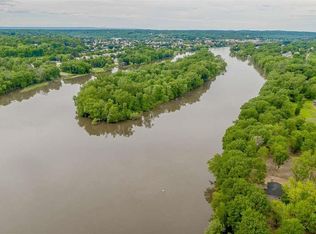 5 Rivers Edge Ct, Schaghticoke, NY 12118