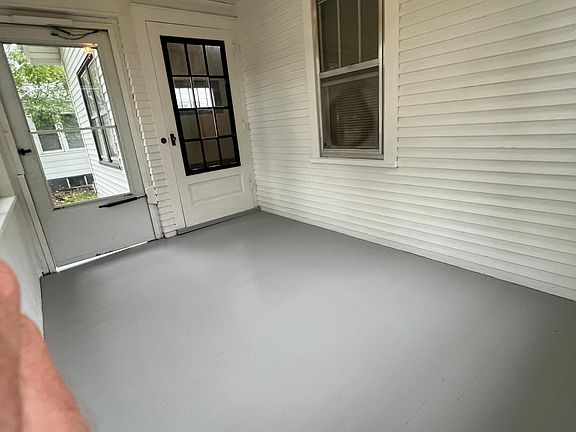 4th image of 821 17th Ave S