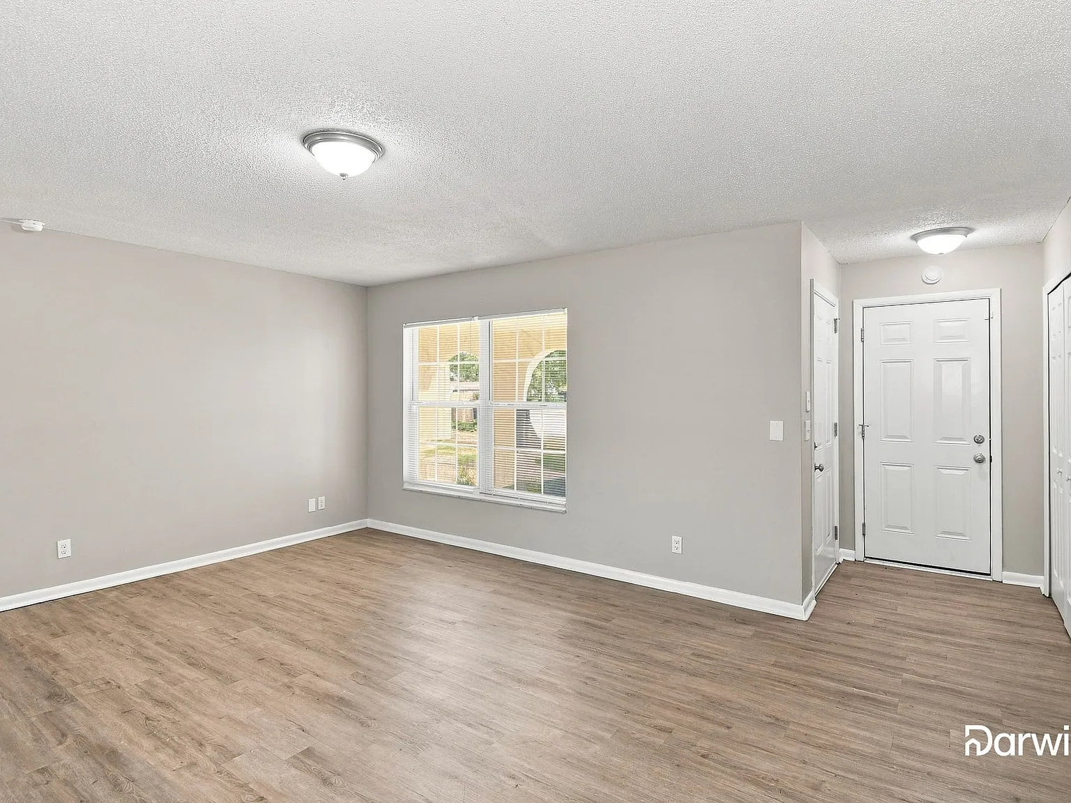 3 bed, 2.0 bath, 1204 sqft, $1,675 — Photo 4