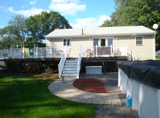 4 Whitford Rd, Nashua, NH 03062