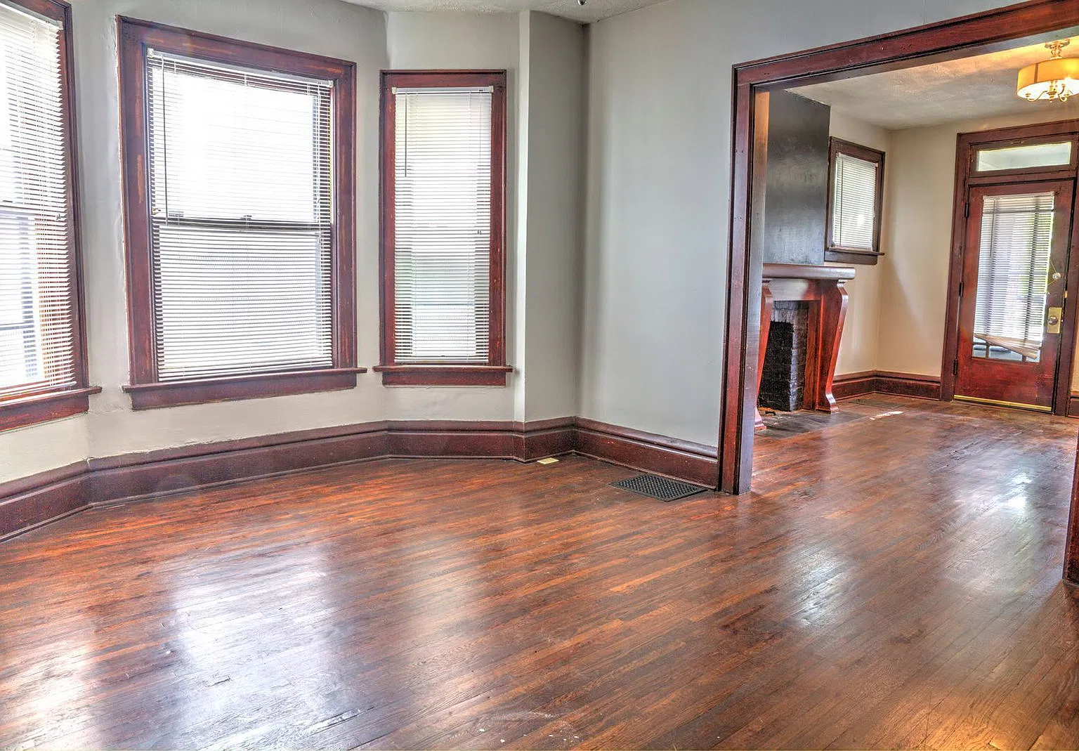 3 bed, 1.0 bath, $1,410 — Photo 3