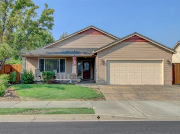 110 Glenwood Dr, Eagle Pt, OR 97524