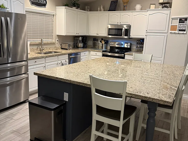 3597 E Del Rio Dr — Photo 2