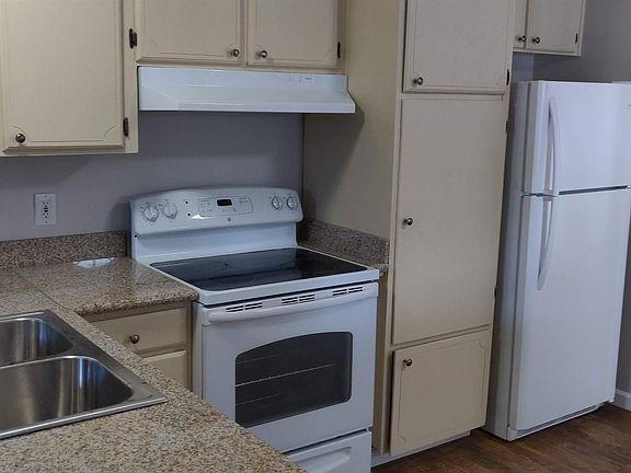 3rd image of 1209 Tulip Dr #1209