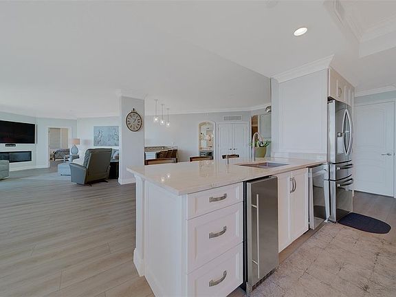 5th image of 2 Seaside Ln APT 801