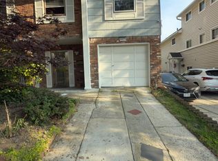 24076 67th Ave #1, Little Neck, NY 11362