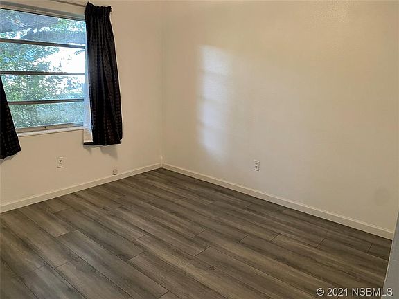 4th image of 3600 Barna Ave