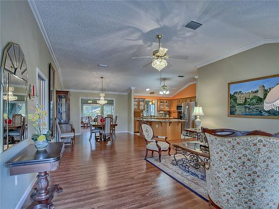 3rd image of 314 Carrera Dr