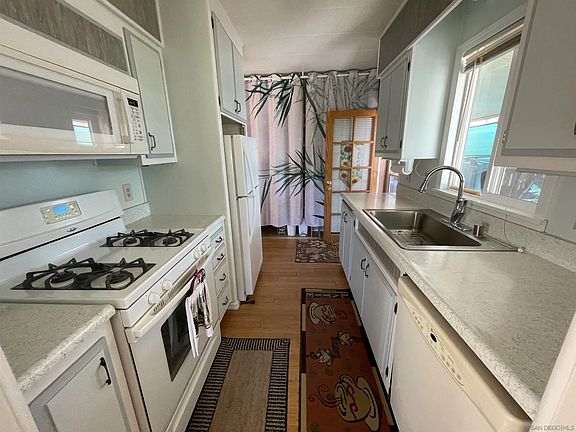 3rd image of 1010 Palm Canyon Dr APT 7