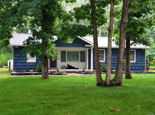 27 West St, Middle Island, NY 11953