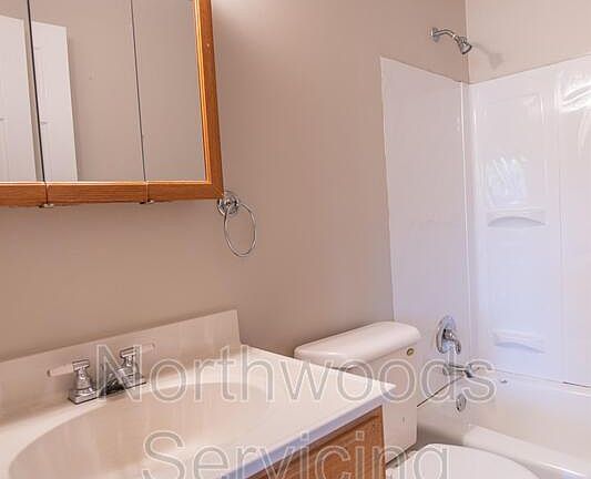 5th image of 2209 Skillman Ave E #211