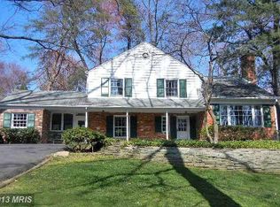 1812 Whiteoaks Dr, Alexandria, VA 22306