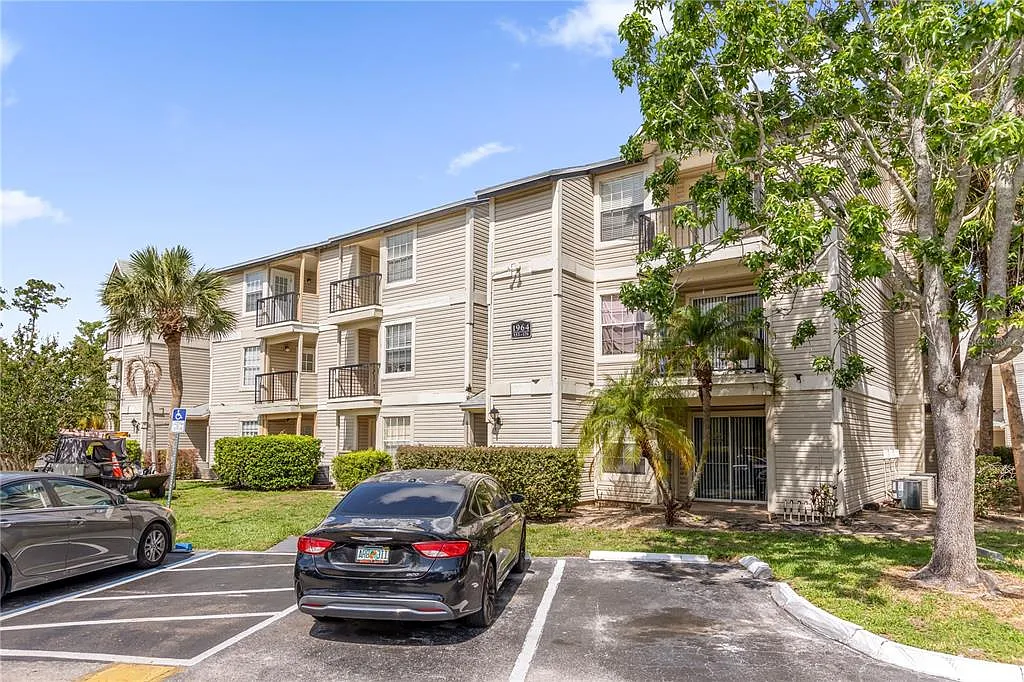 1 bed, 1.0 bath, 526 sqft, $1,250 — Photo 1