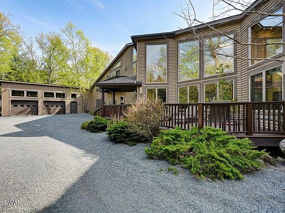 3rd image of 804 Ranch Ct