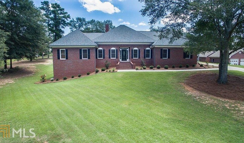 1st image of 339 Clyde Ct