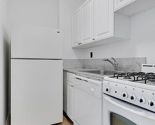 3rd image of 14 Horatio St APT 8E