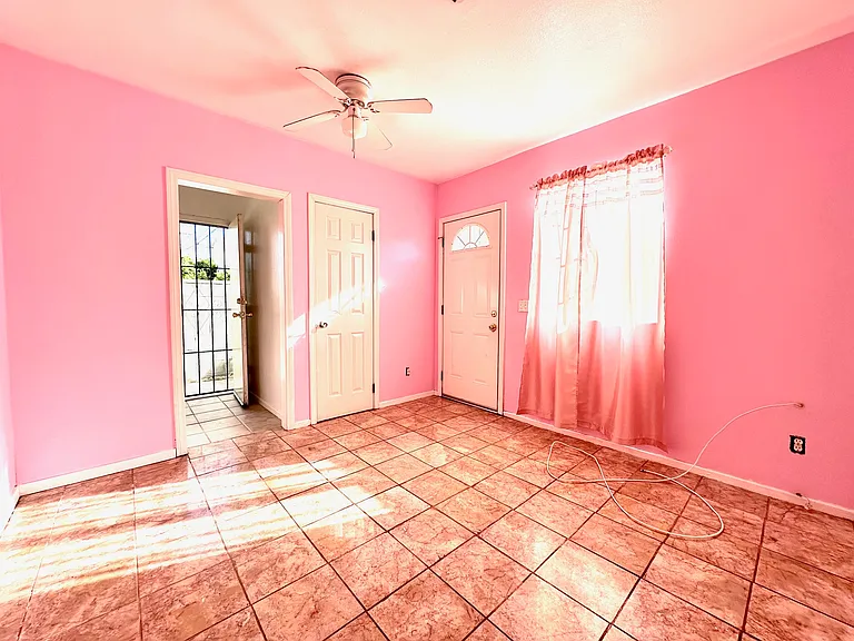 6634 1/2 Camellia Ave #1/2 — Photo 11