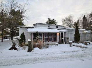 3937 Oakdale Dr, Green Bay, WI 54313