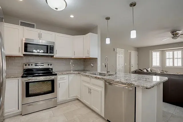 10925 E Hope Dr — Photo 4