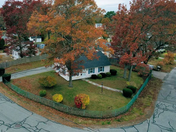 229 Stoughton St, Stoughton, MA 02072