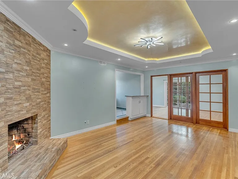 5452 Halbrent Ave — Photo 4