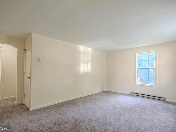 4th image of 403 Newton Ter