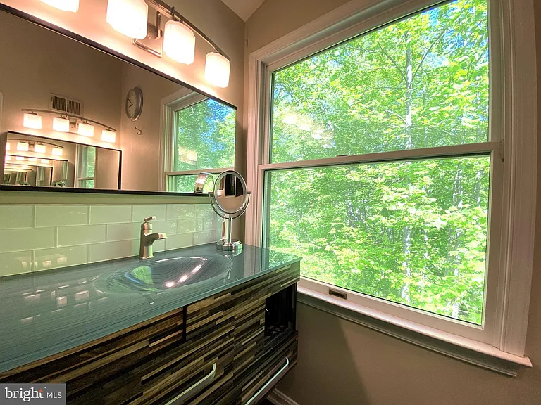 1251 Hinton Dr — Photo 38