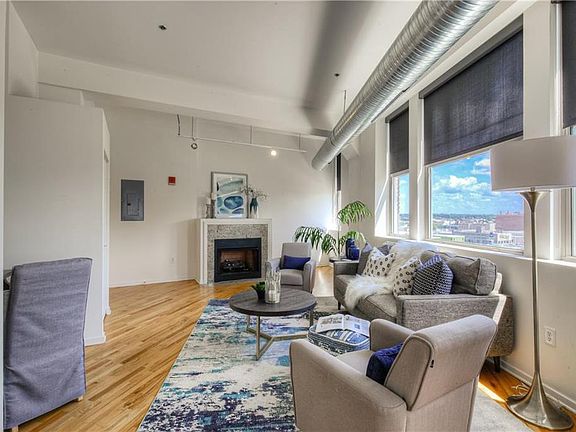 4th image of 2107 Grand 901 Blvd #901