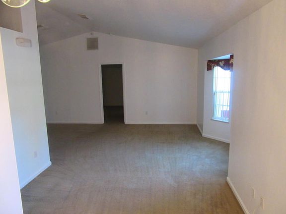 5th image of 164 SW Milburn Cir