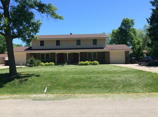 1440-1442 S 164th St, New Berlin, WI 53151