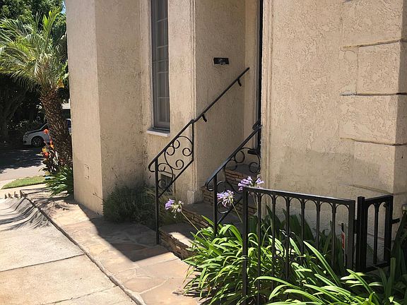 3rd image of 10717 Ashton Ave