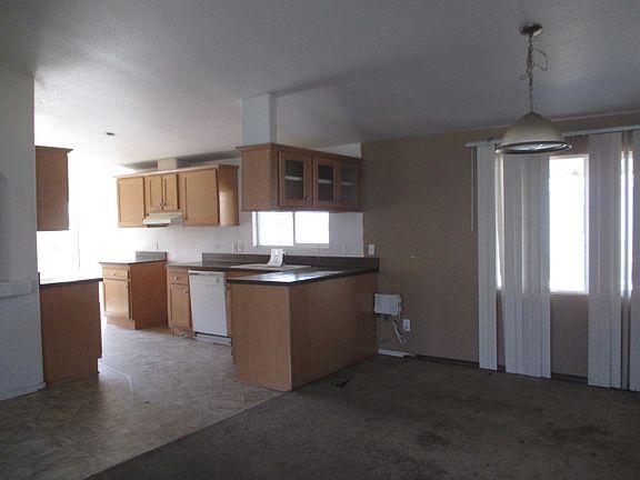 4th image of 171 Lori Ann St