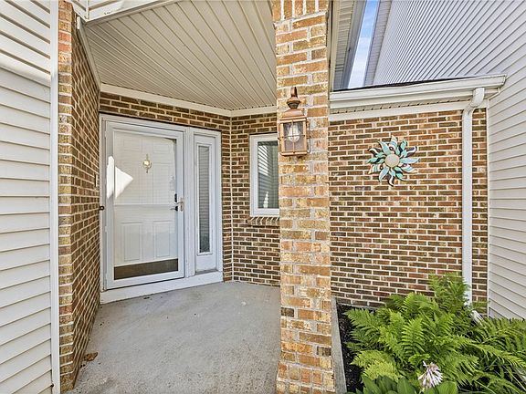 4th image of 6004 Calm Lake Dr